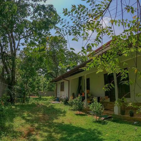 The Sigiriya White House Apartment Exterior photo